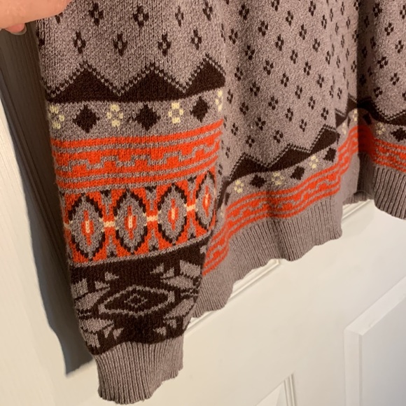 Patterned Sweater - Picture 4 of 4